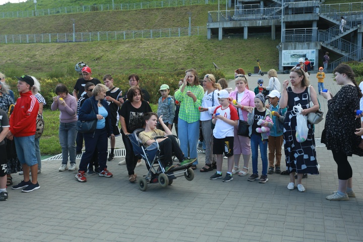 Dist Photo 1