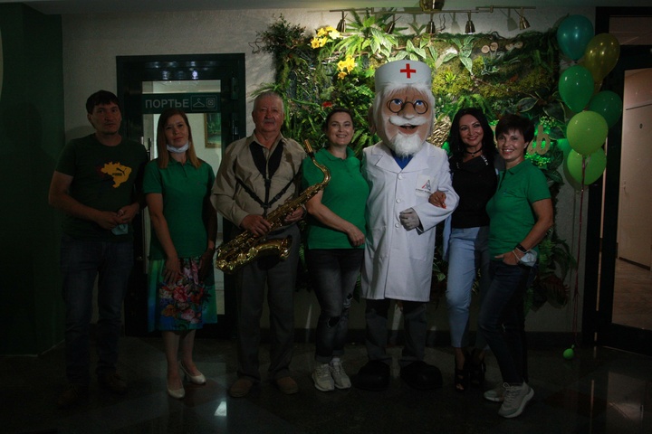 Dist Photo 1
