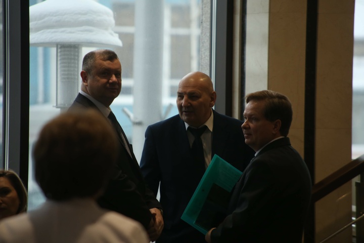 Dist Photo 1