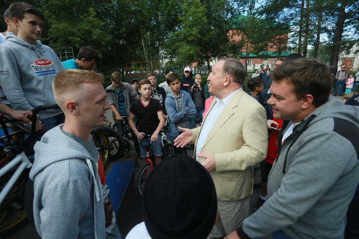 Dist Photo 1