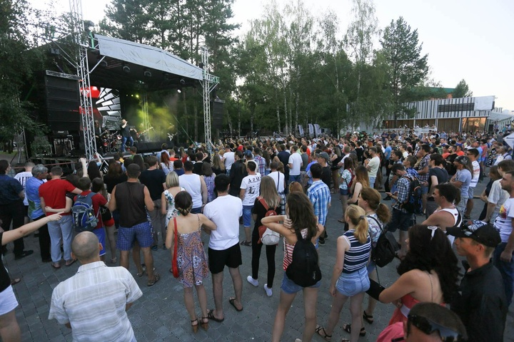 Dist Photo 1