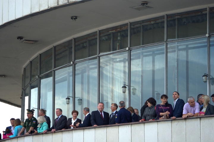 Dist Photo 1